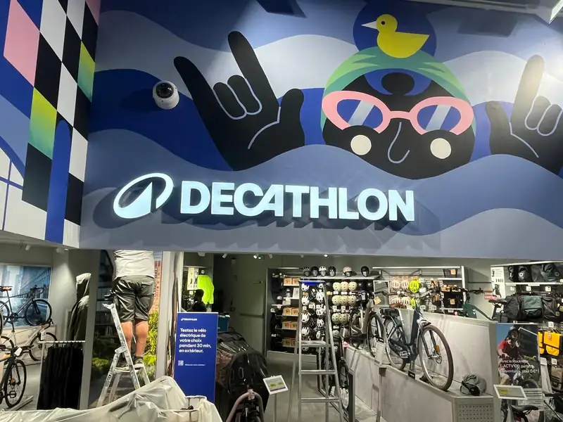 Face-lit built-up letters, sports retail store, France
